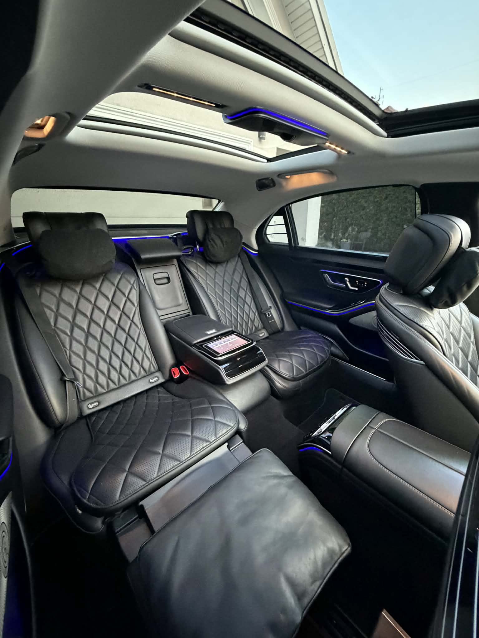 Matowo-Biały Mercedes-Benz Klasy S580 W223 4.0 v8 503km – urzeczywistnienie luksusu z v8 ! Możliwość prowadzenia !