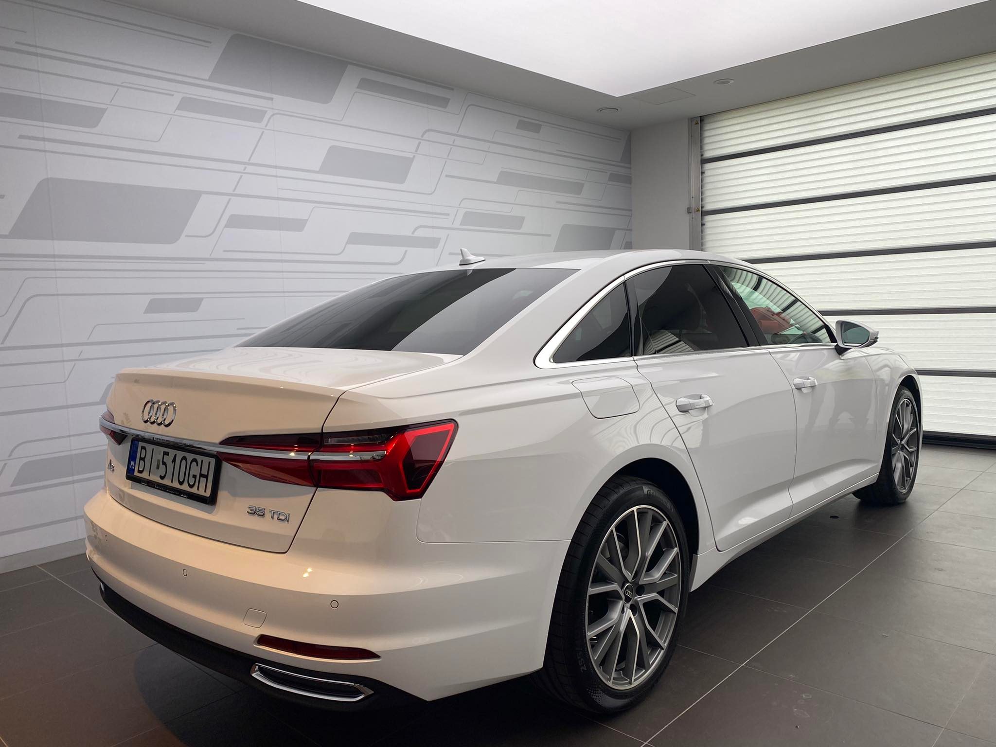 Najnowsze Audi A6 2022 S-line - możliwość prowadzenia !