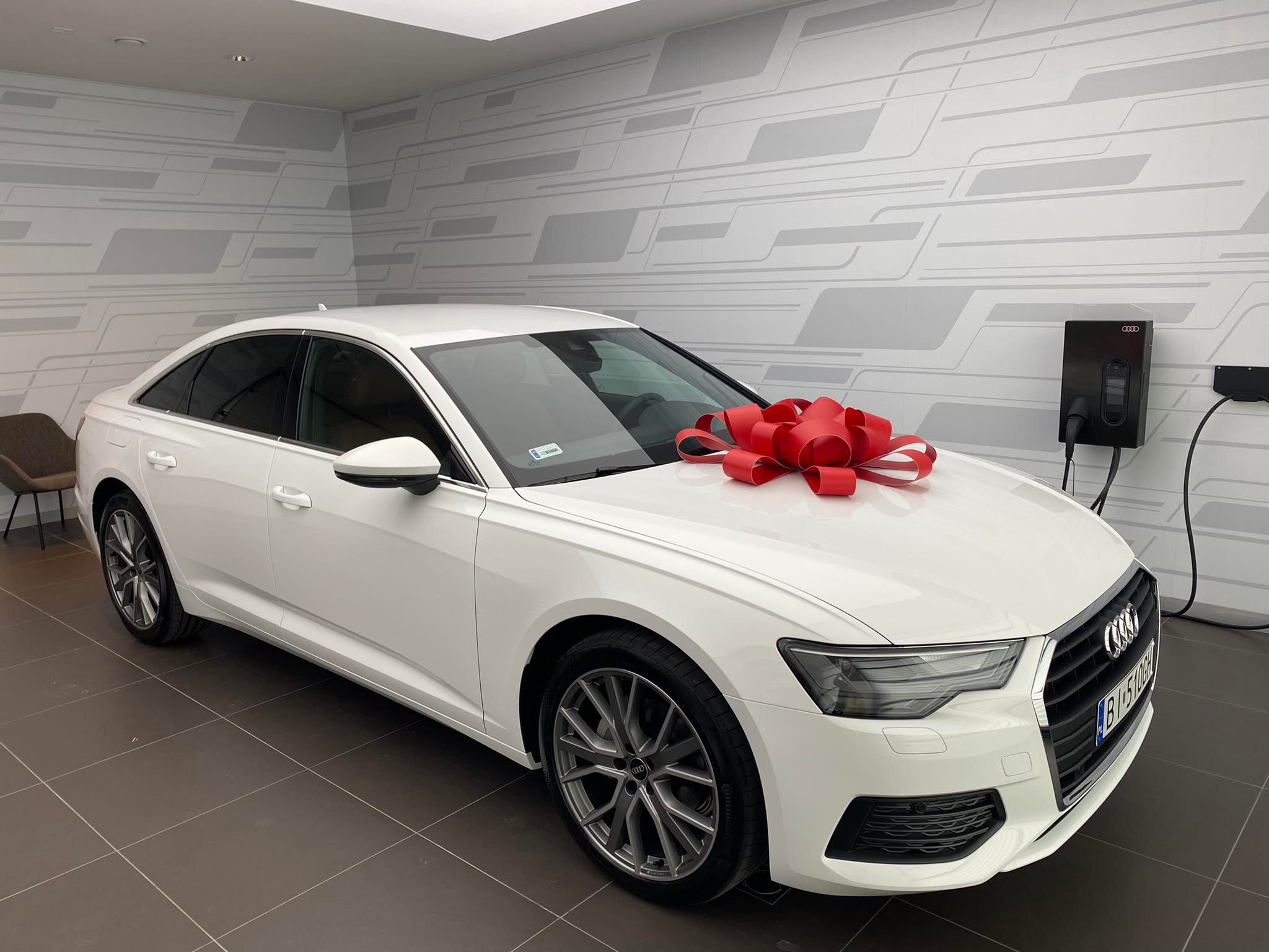 Najnowsze Audi A6 2022 S-line - możliwość prowadzenia !
