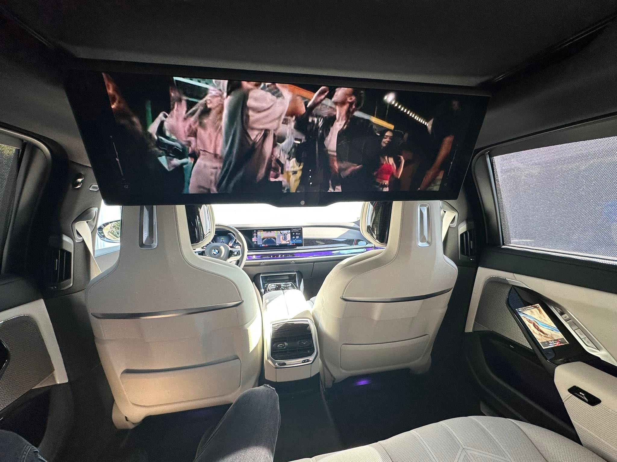 Najnowsze Bmw serii 7 G70 Long 2023 białe wnętrze !!! Możliwość prowadzenia