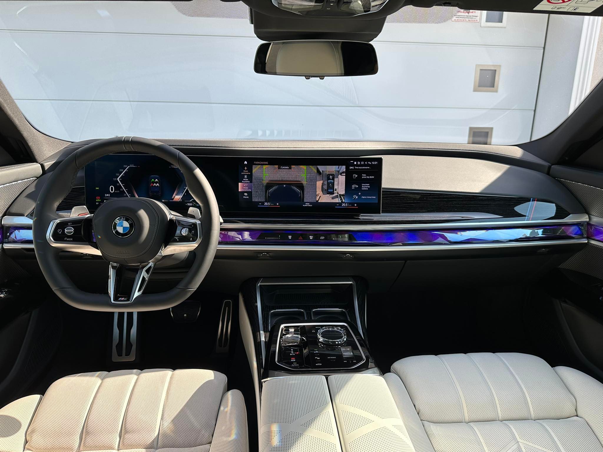 Najnowsze Bmw serii 7 G70 Long 2023 białe wnętrze !!! Możliwość prowadzenia