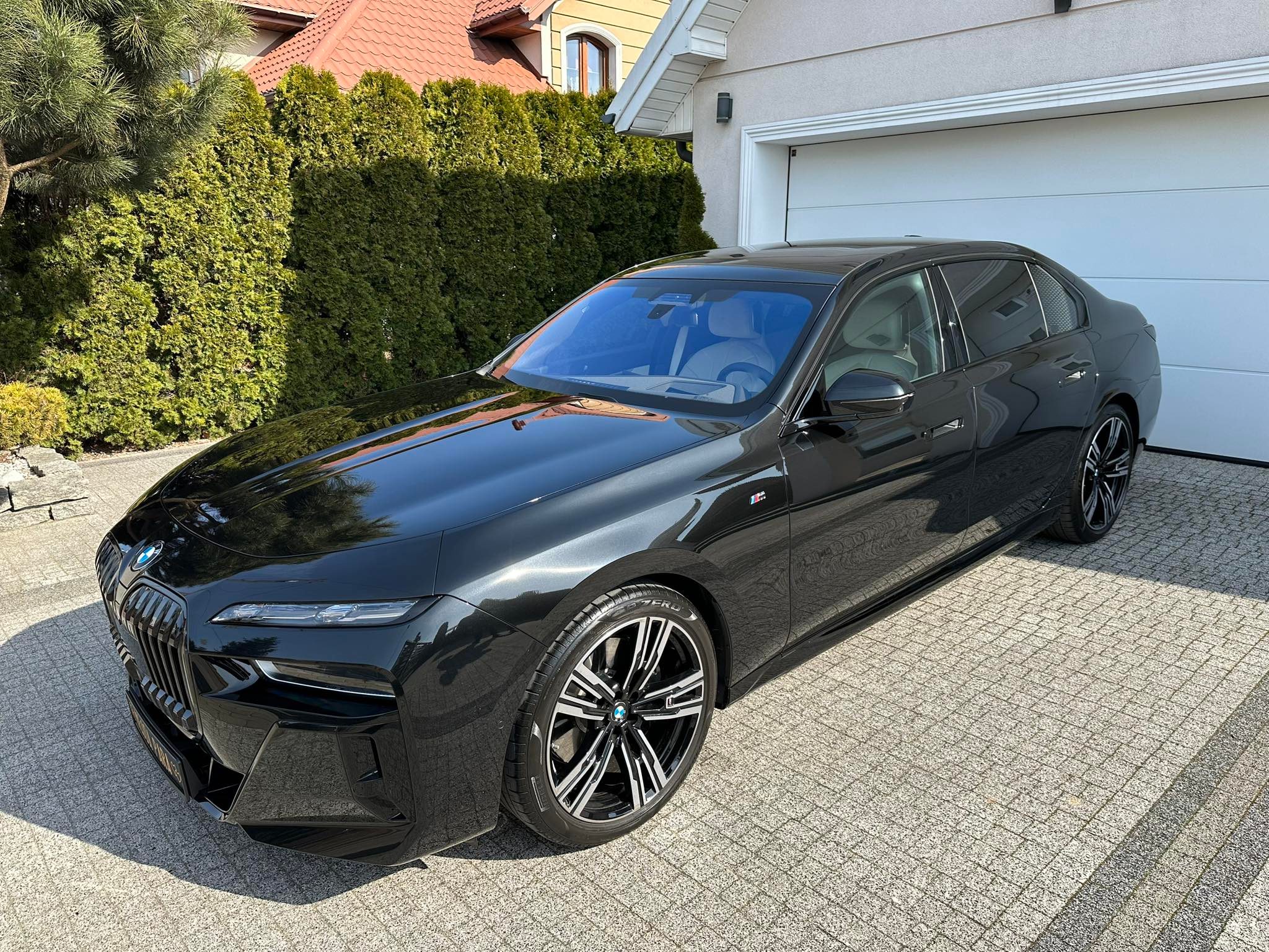 Najnowsze Bmw serii 7 G70 Long 2023 białe wnętrze !!! Możliwość prowadzenia