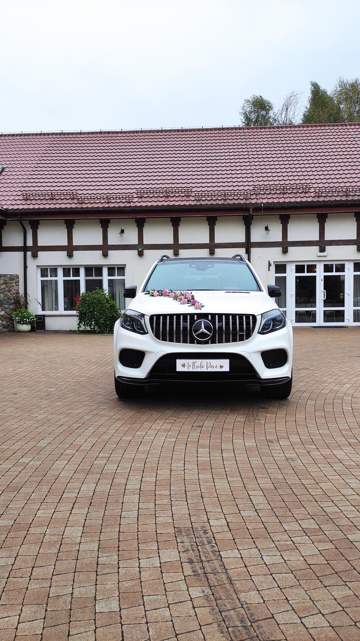 Biały Mercedes GLS w pakiecie AMG / 7-osobowy !