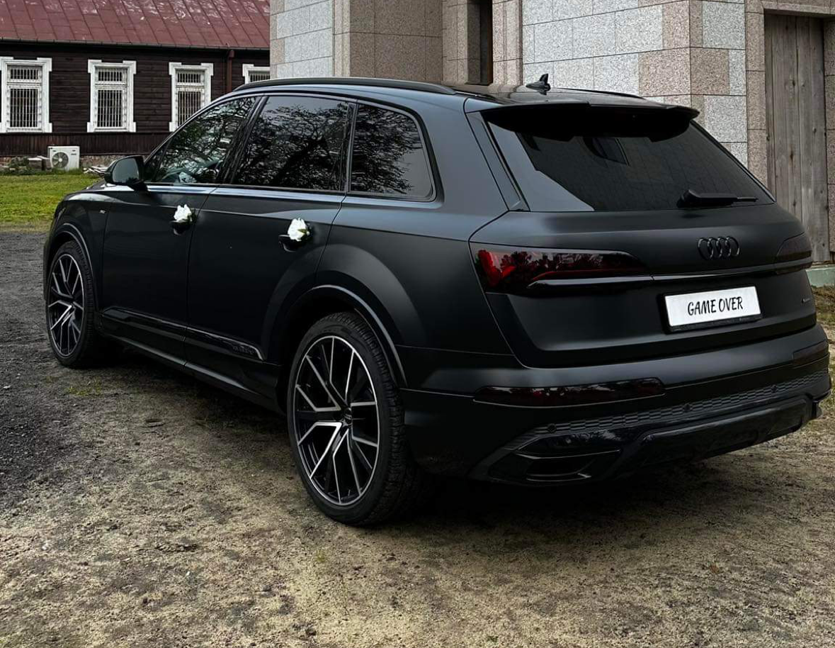 Najnowsze czarne (matowe) Audi Q7 - 7 osobowe !