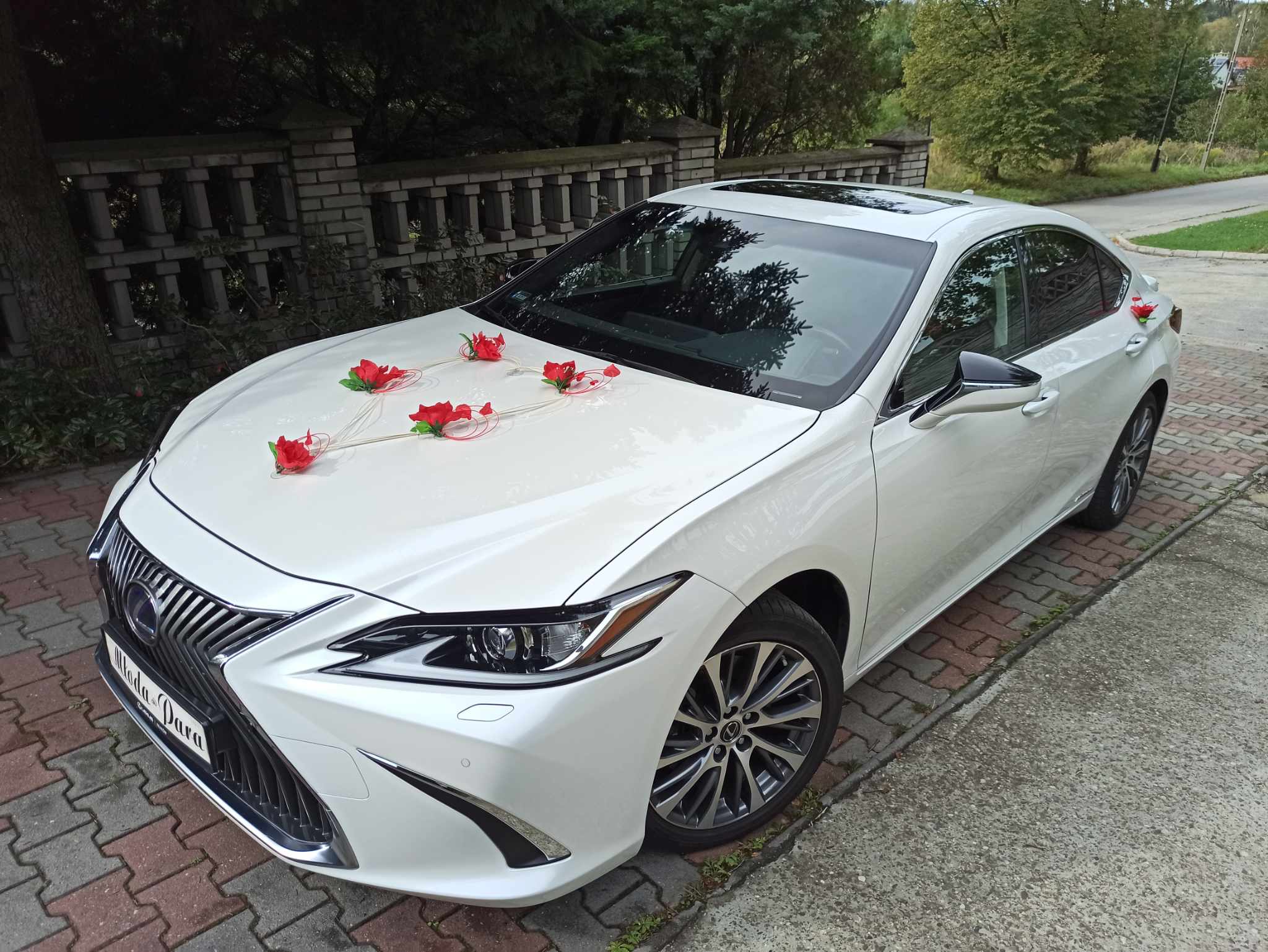 Biały Lexus Es