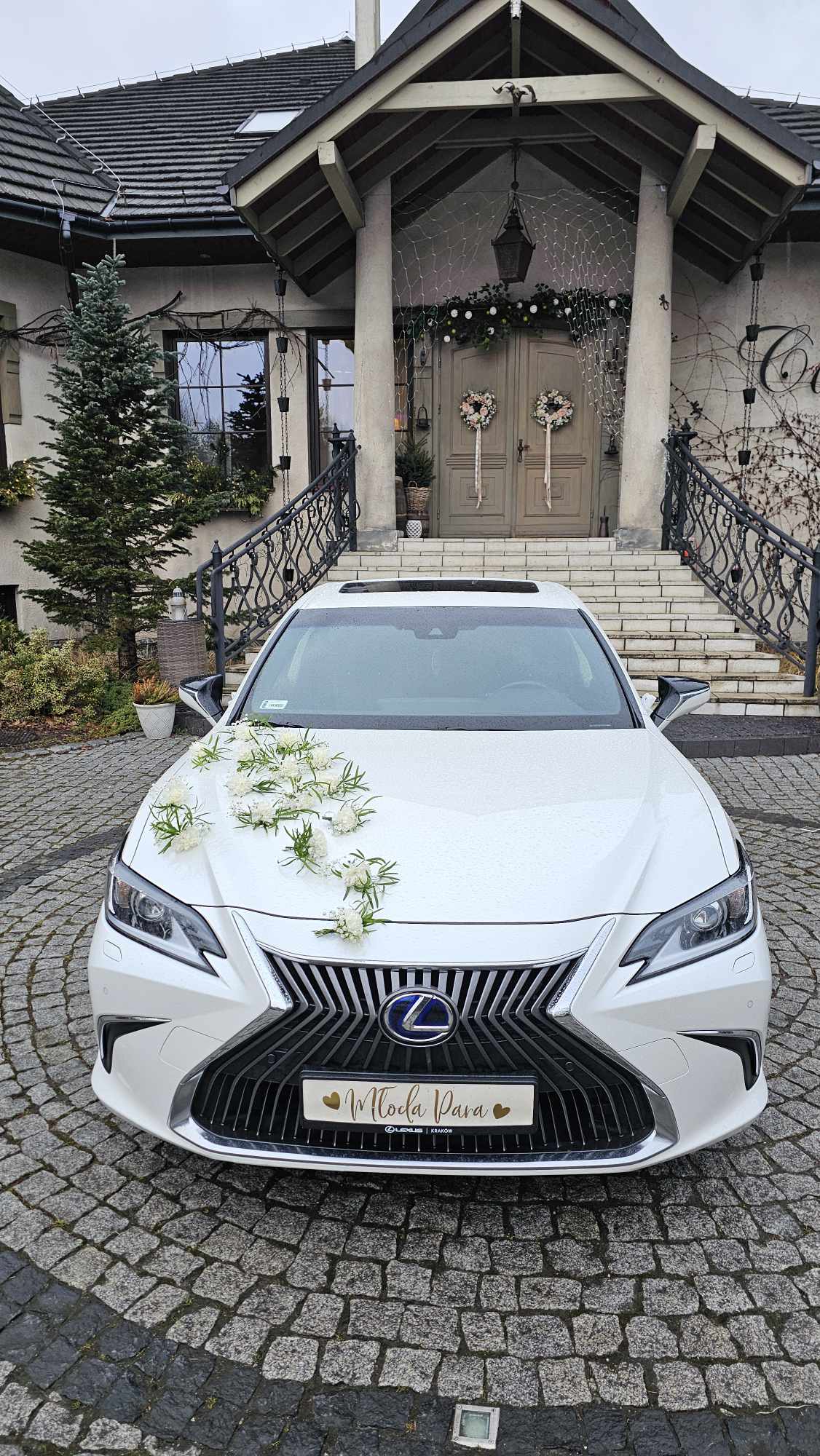 Biały Lexus Es