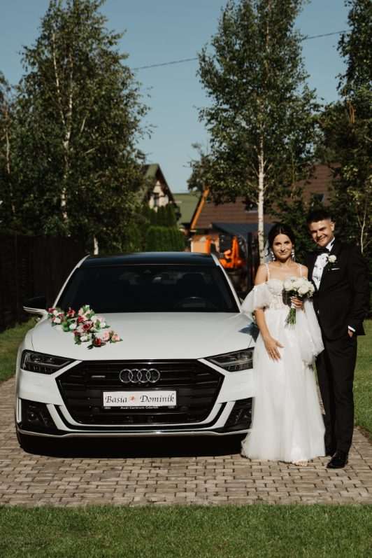 Najnowsze białe Audi A8 D5 long