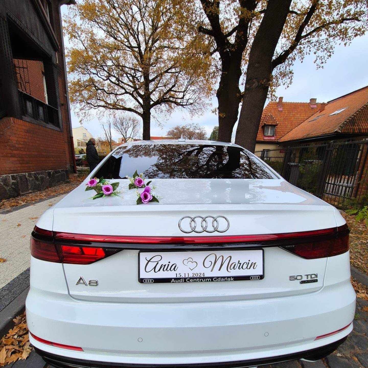 Najnowsze białe Audi A8 D5 long