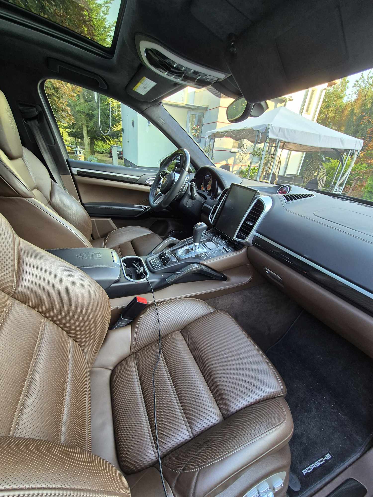 Czarne Porsche Cayenne II Turbo S