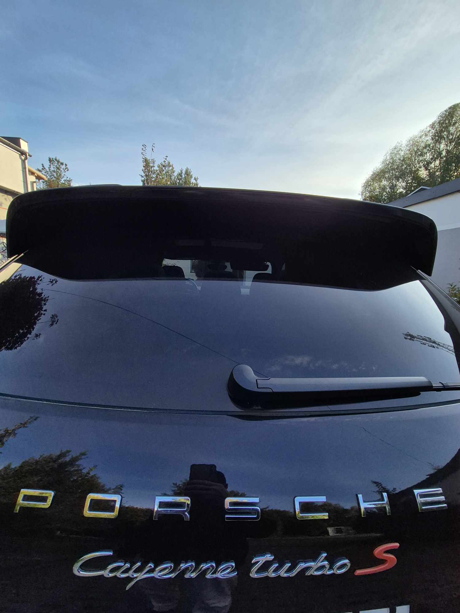 Czarne Porsche Cayenne II Turbo S