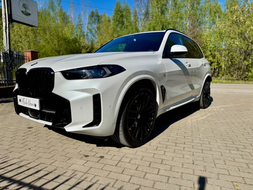 Białe poliftowe Bmw X5 2025