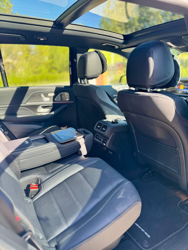 Najnowszy, biały Mercedes GLS 7-osobowy 2025