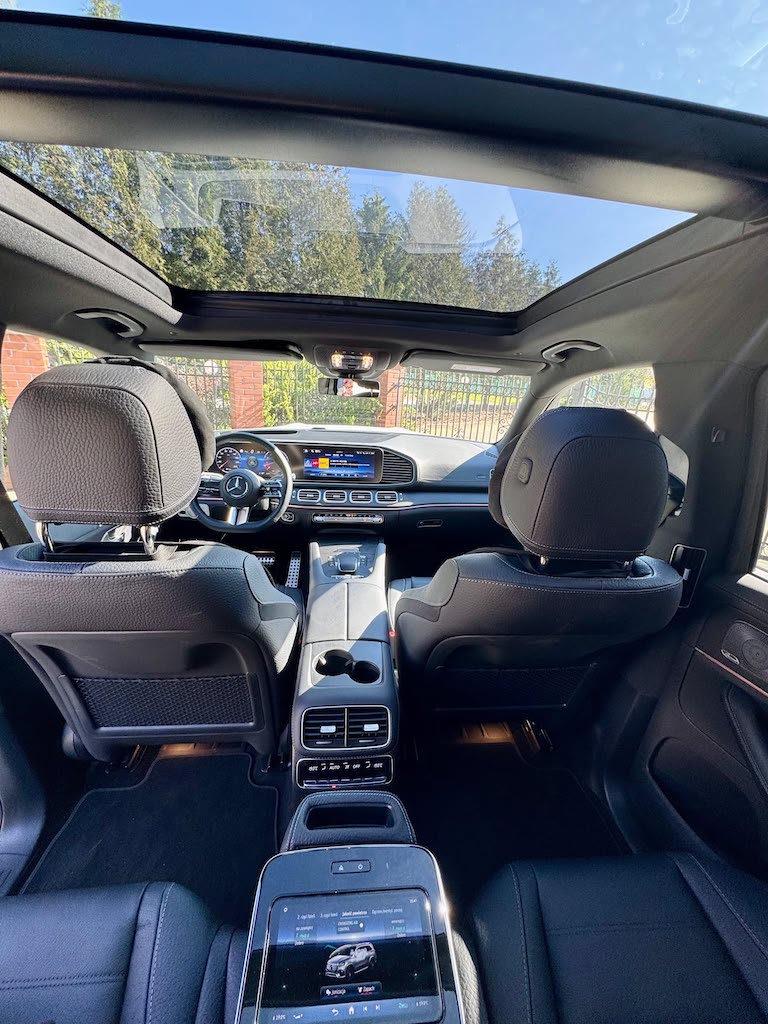 Najnowszy, biały Mercedes GLS 7-osobowy 2025
