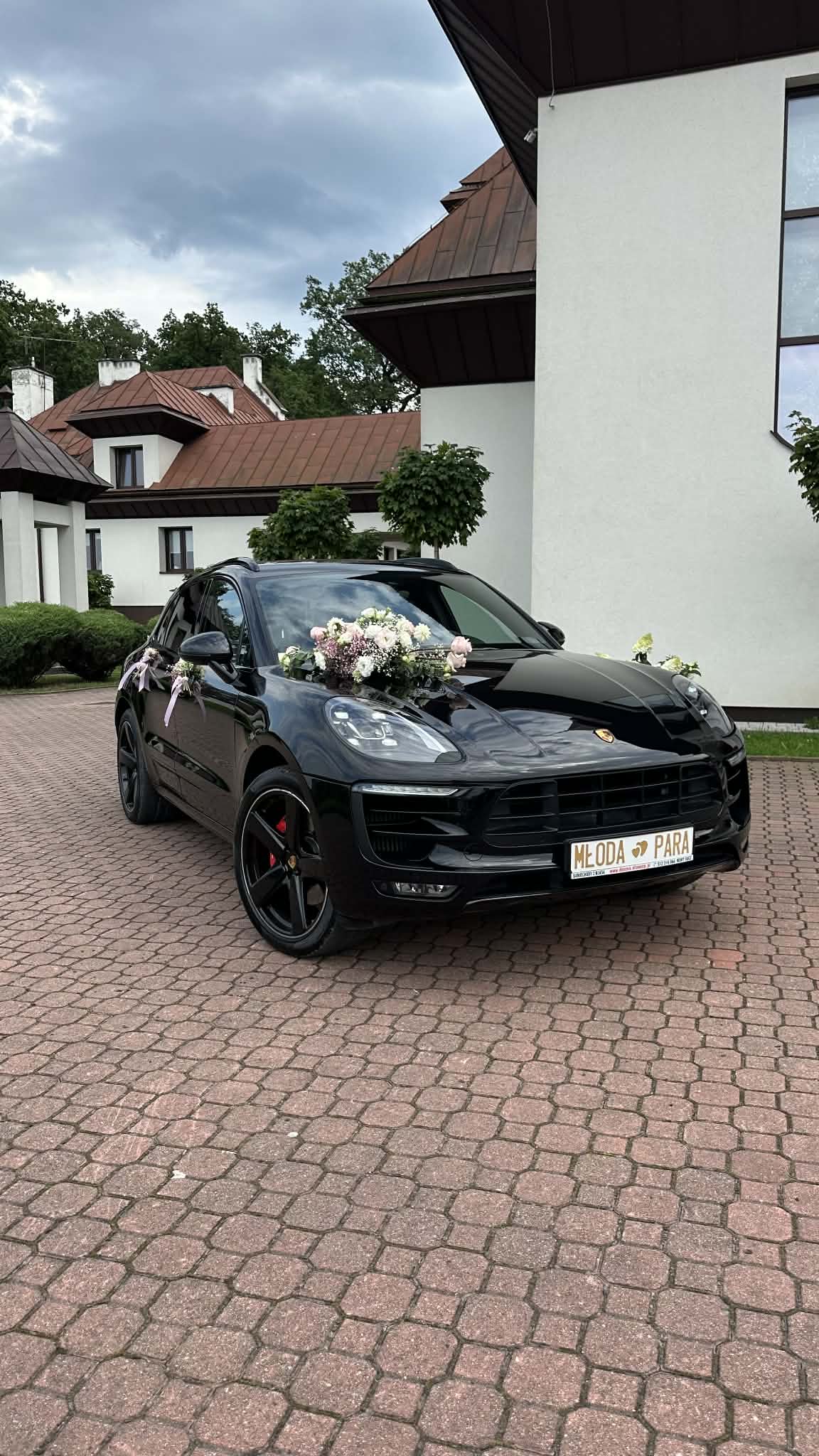 Czarne poliftowe Porsche Macan GTS
