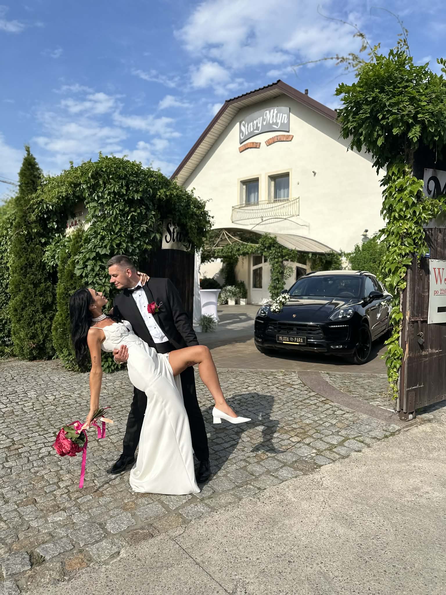 Czarne poliftowe Porsche Macan GTS