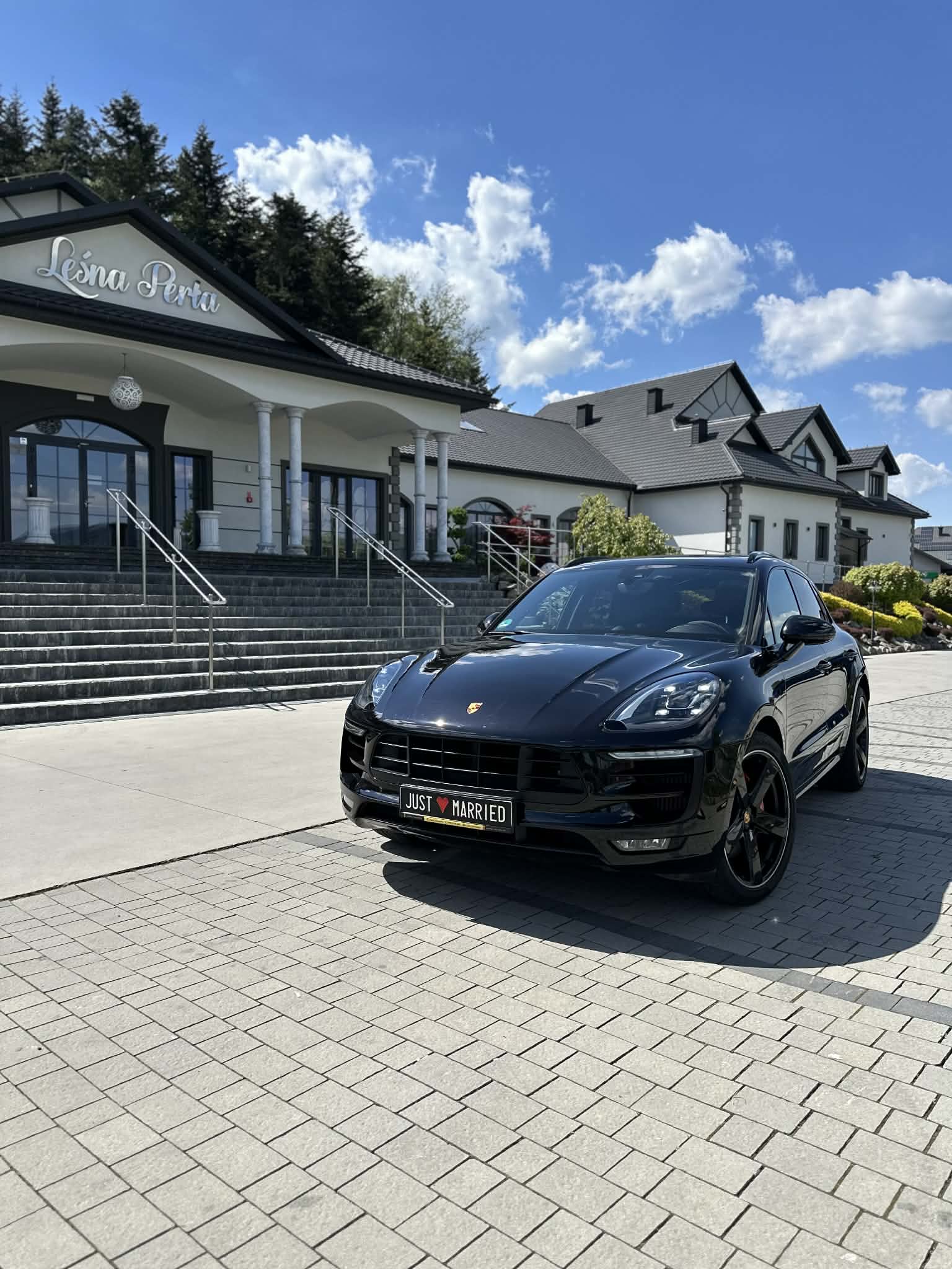 Czarne poliftowe Porsche Macan GTS