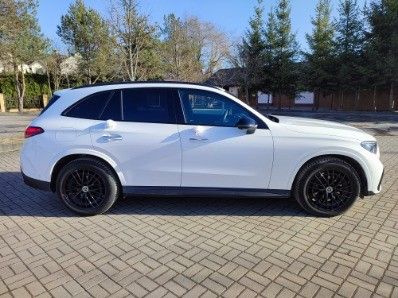 Biały Najnowszy Mercedes GLC SUV x254