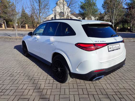 Biały Najnowszy Mercedes GLC SUV x254