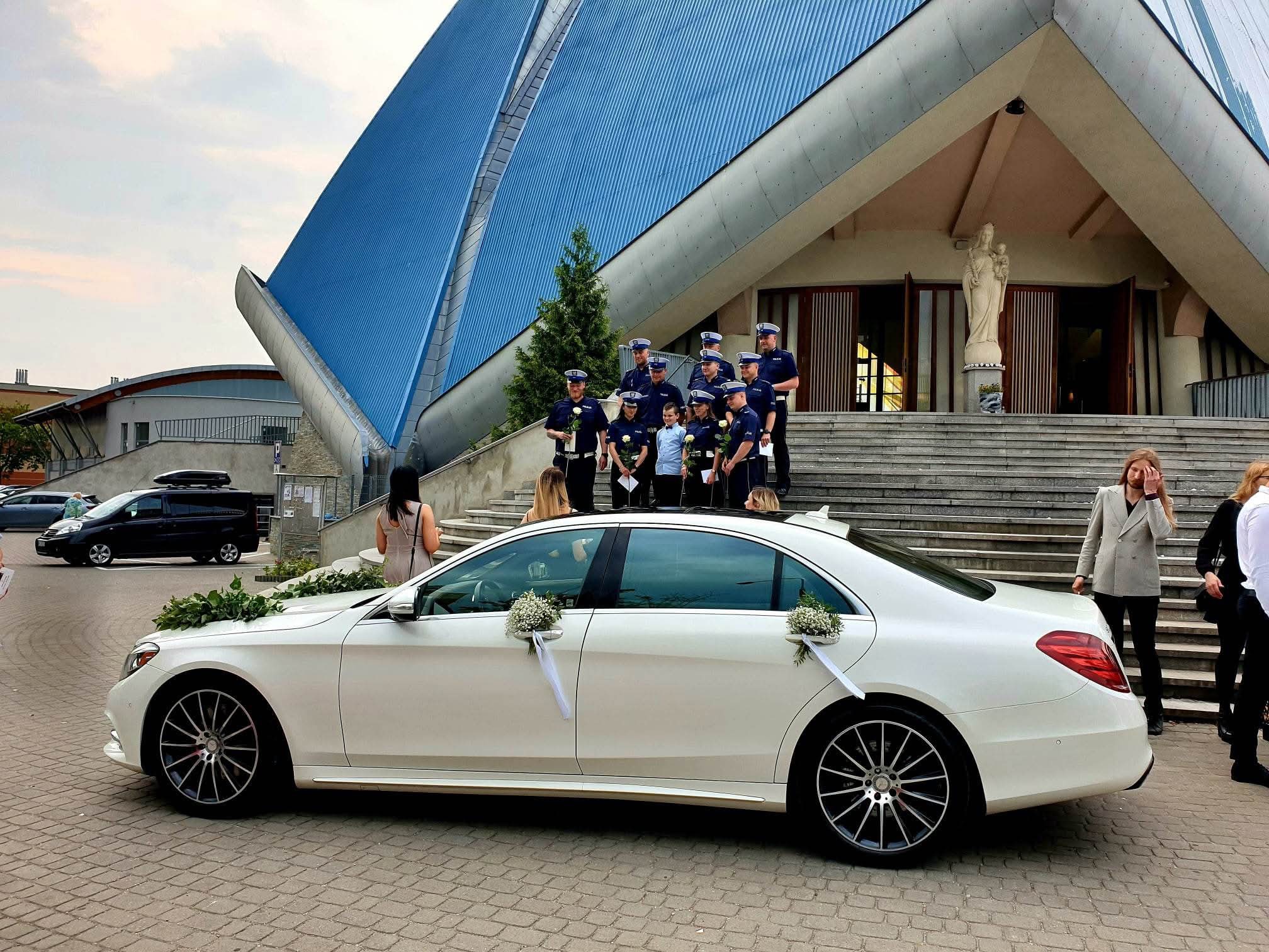 Lukusowy Mercedes klasy S550 Long v8 w222