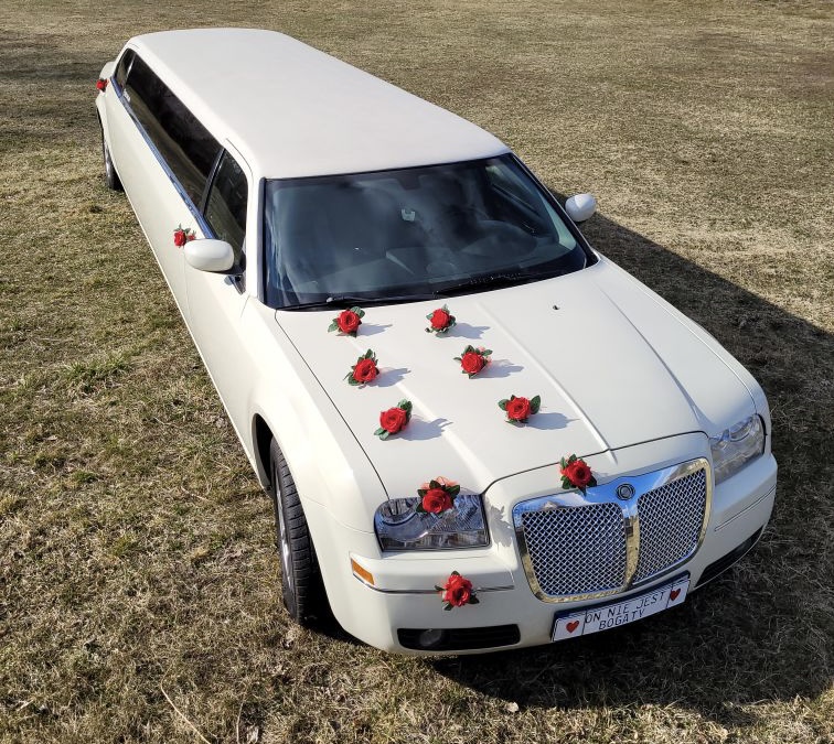 Długa Limuzyna Chrysler 300C - 9-osobowa !