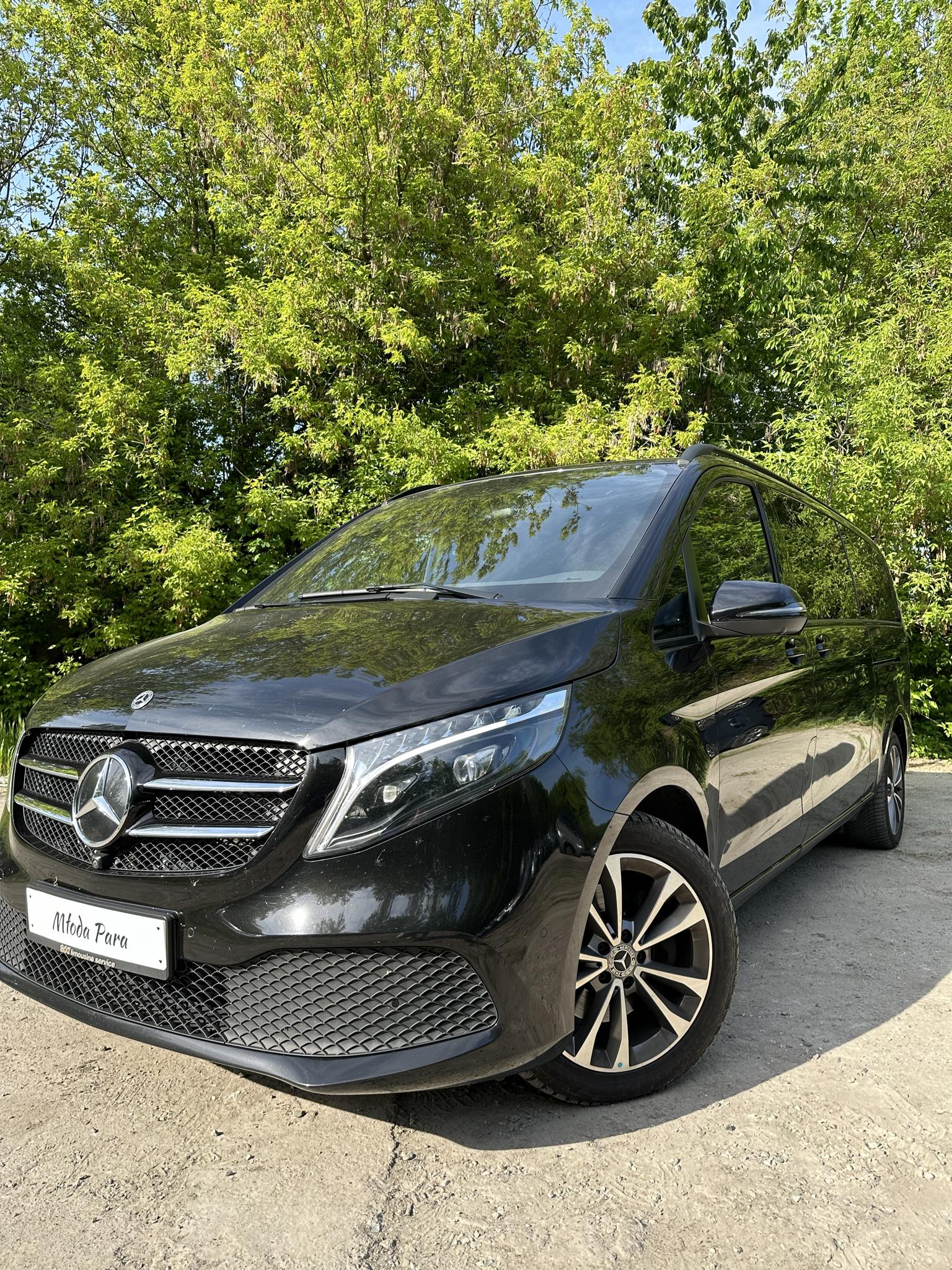Najnowszy Mercedes klasy V - 8 osobowy ! Idealne auto do transportu ważnych gości !