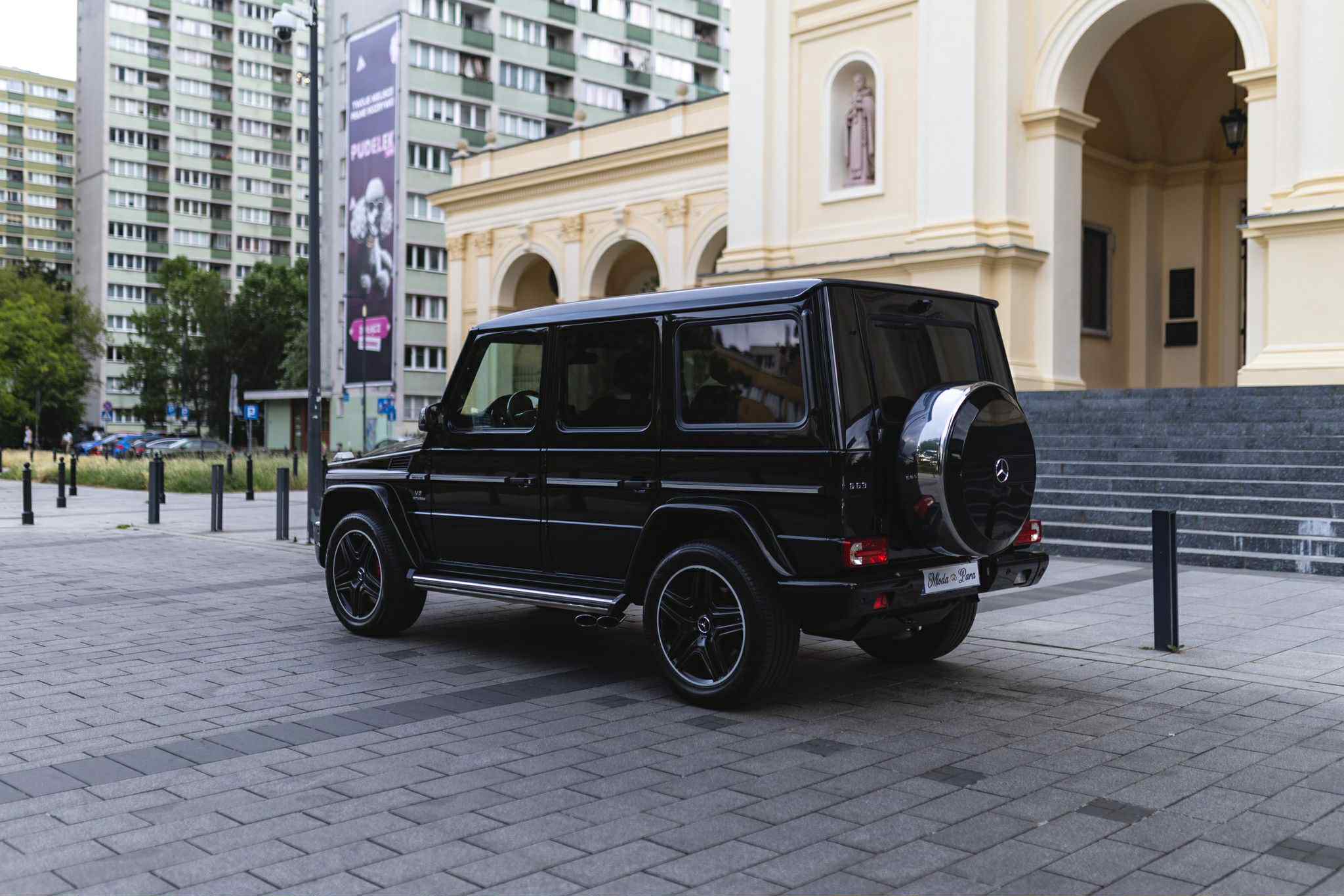 Czarny Mercedes G63 AMG