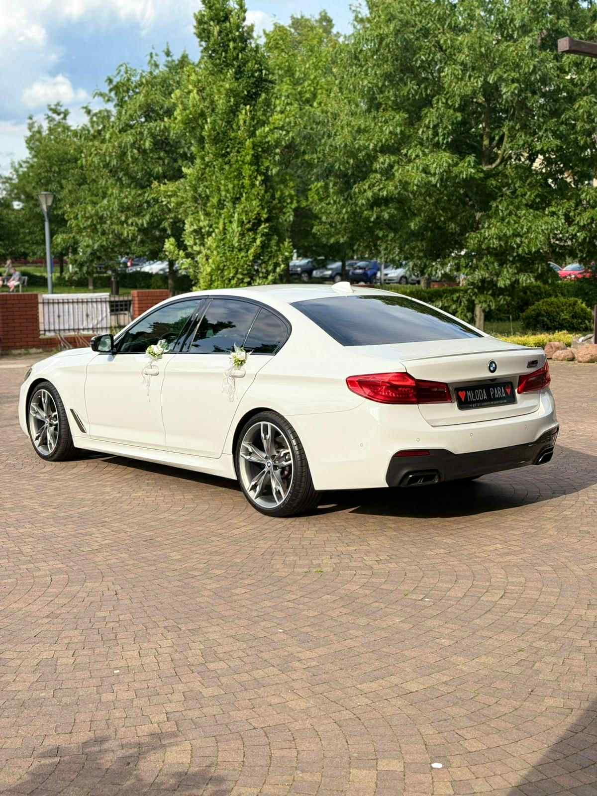 Białe Bmw M550xi g30 M-Performance 4.4l v8 462km
