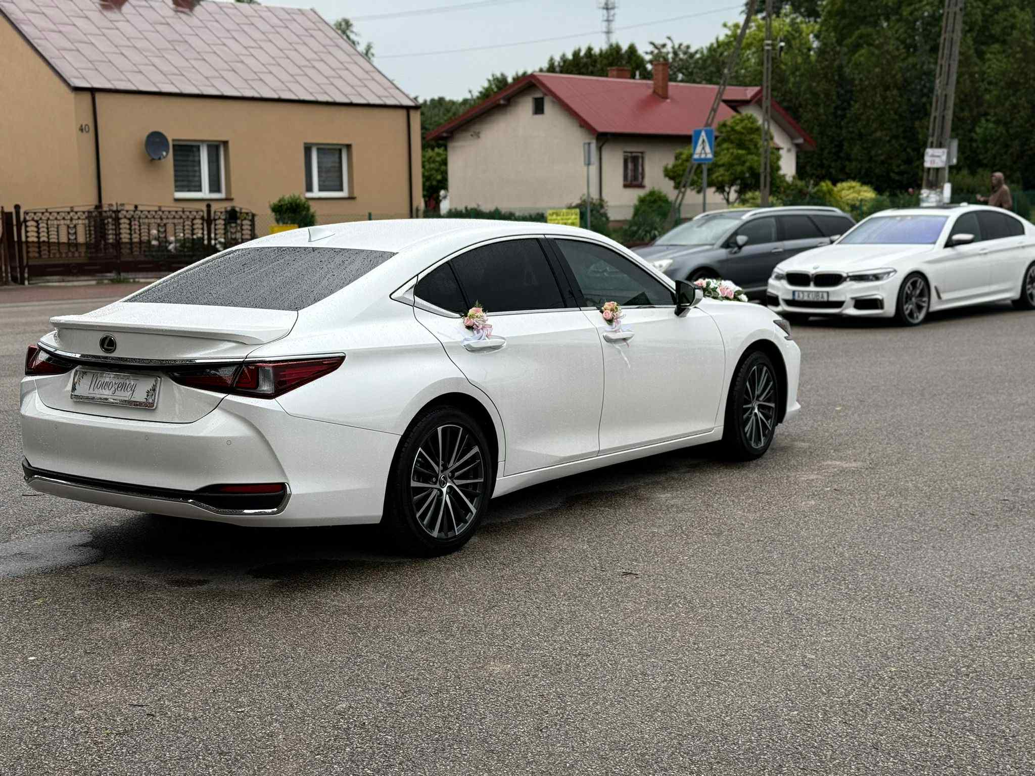 Biały Lexus Es300h