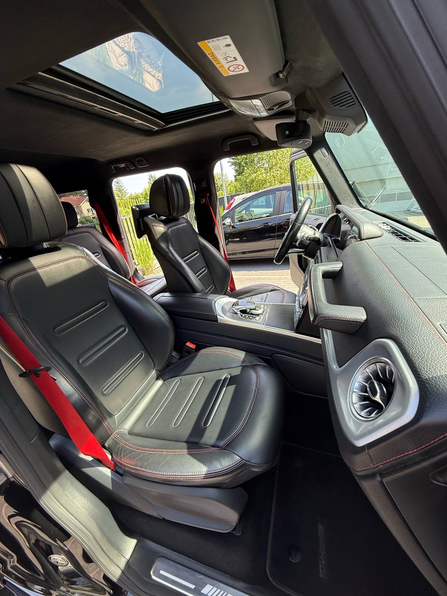 Czarna najnowsza Gelenda - G63 AMG 4.0 v8 585km - gangsterski klimat, ślubna legenda - możliwość prowadzenia !