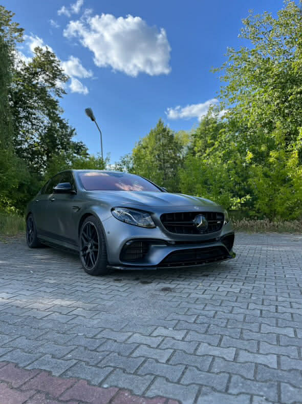Szary Mercedes E 63 AMG S - 612 km ! 4.0 v8