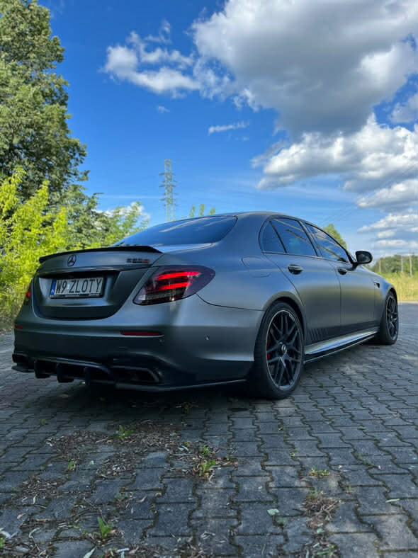 Szary Mercedes E 63 AMG S - 612 km ! 4.0 v8