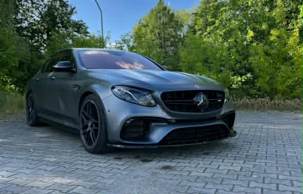 Szary Mercedes E 63 AMG S - 612 km ! 4.0 v8