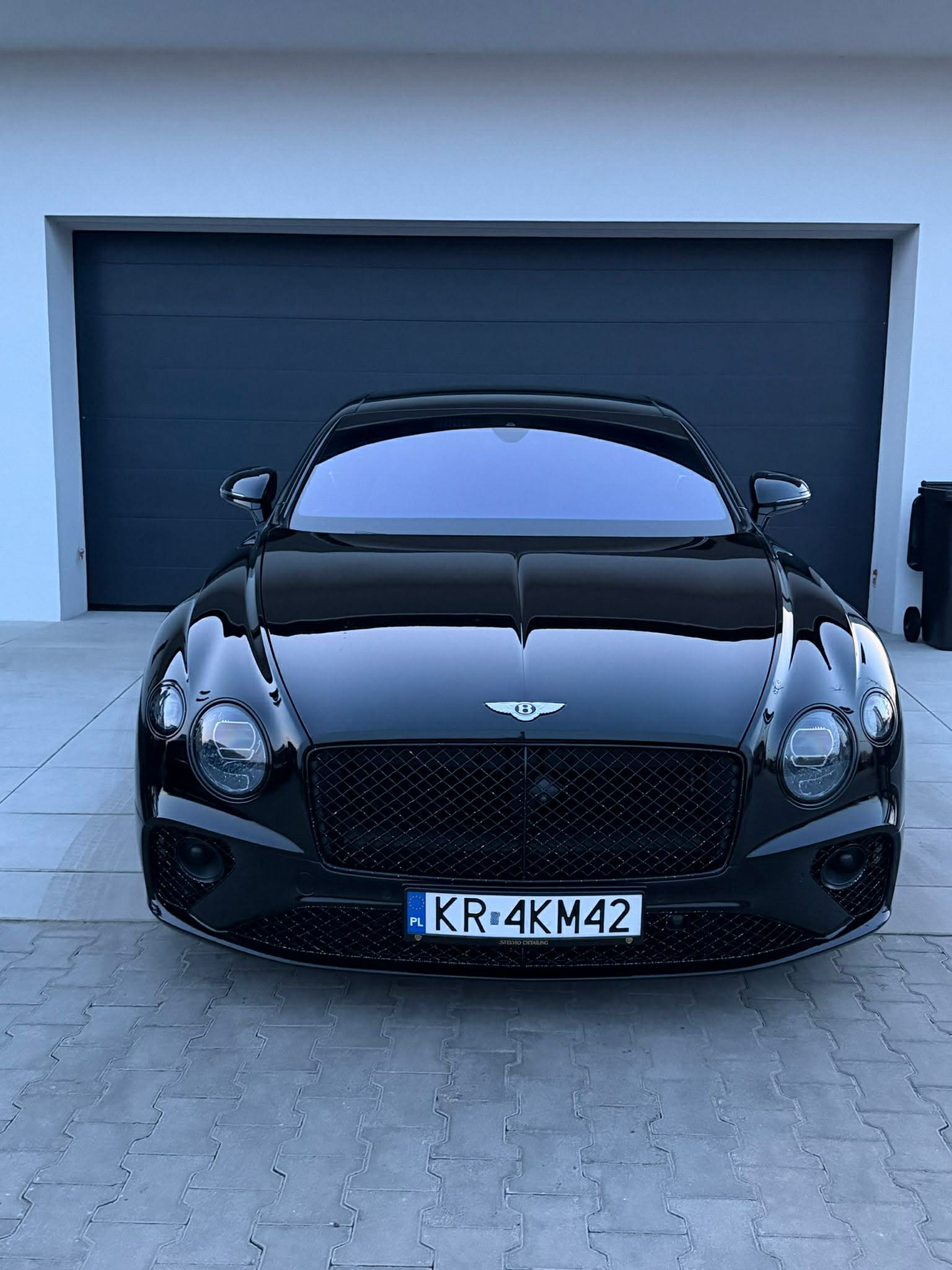 Czarny Bentley Continental GT 6.0 W12 - sam prowadzisz !