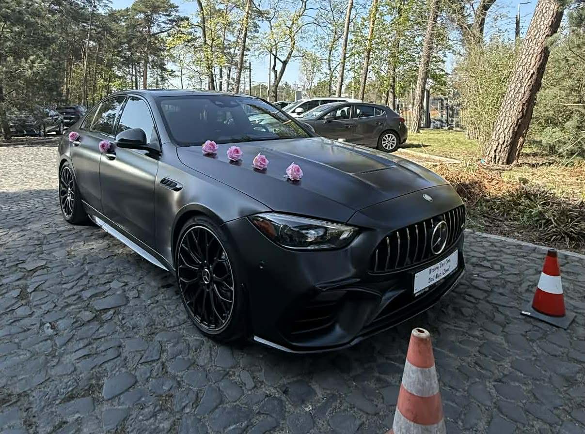 Czarny-matowy Mercedes C 63 S E-Performance – 680 KM Emocji na Twój Ślub / możliwość prowadzenia