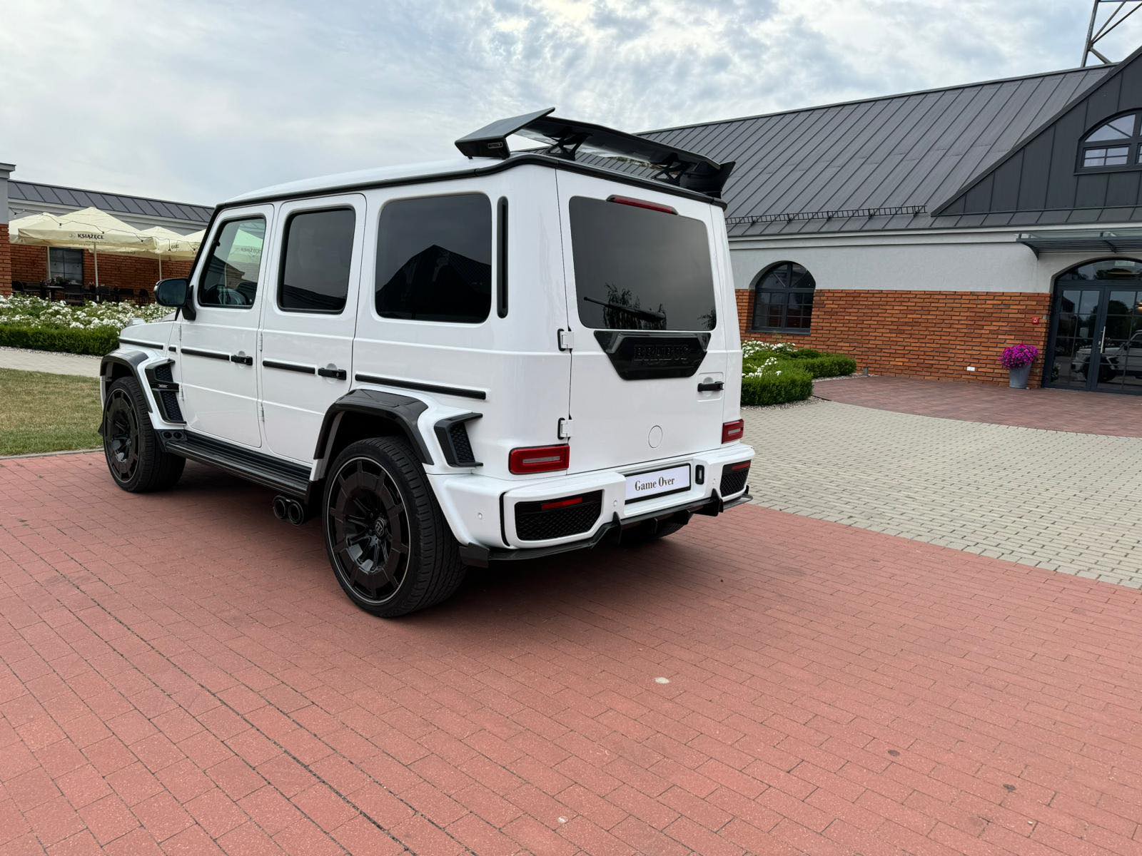 Obłędny, najnowszy, biały Mercedes klasy G Brabus Rocket900 !