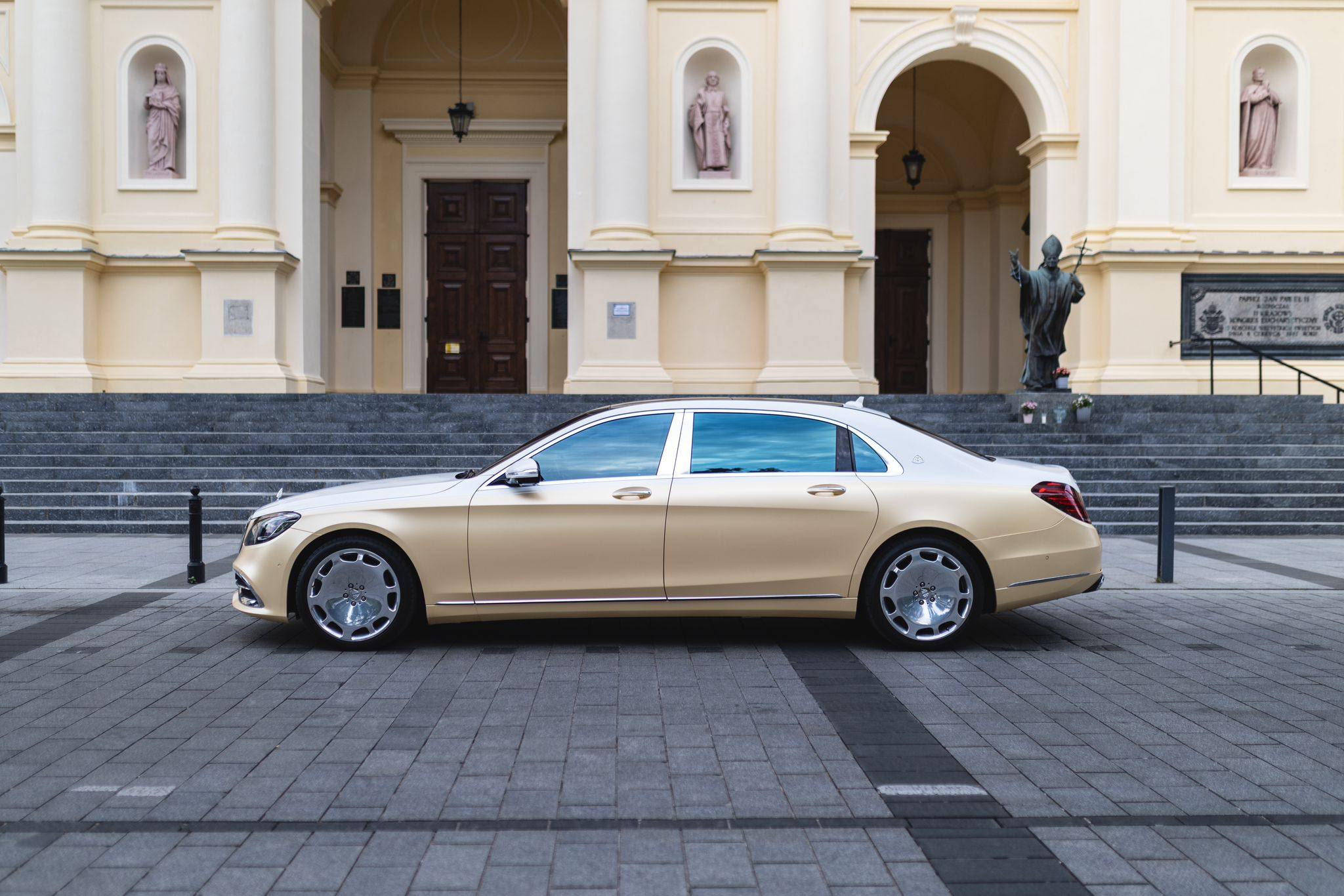 Zjawiskowy Maybach S560 - dwukolorowy ! Biało-złoty - Dla Indywidualistów !