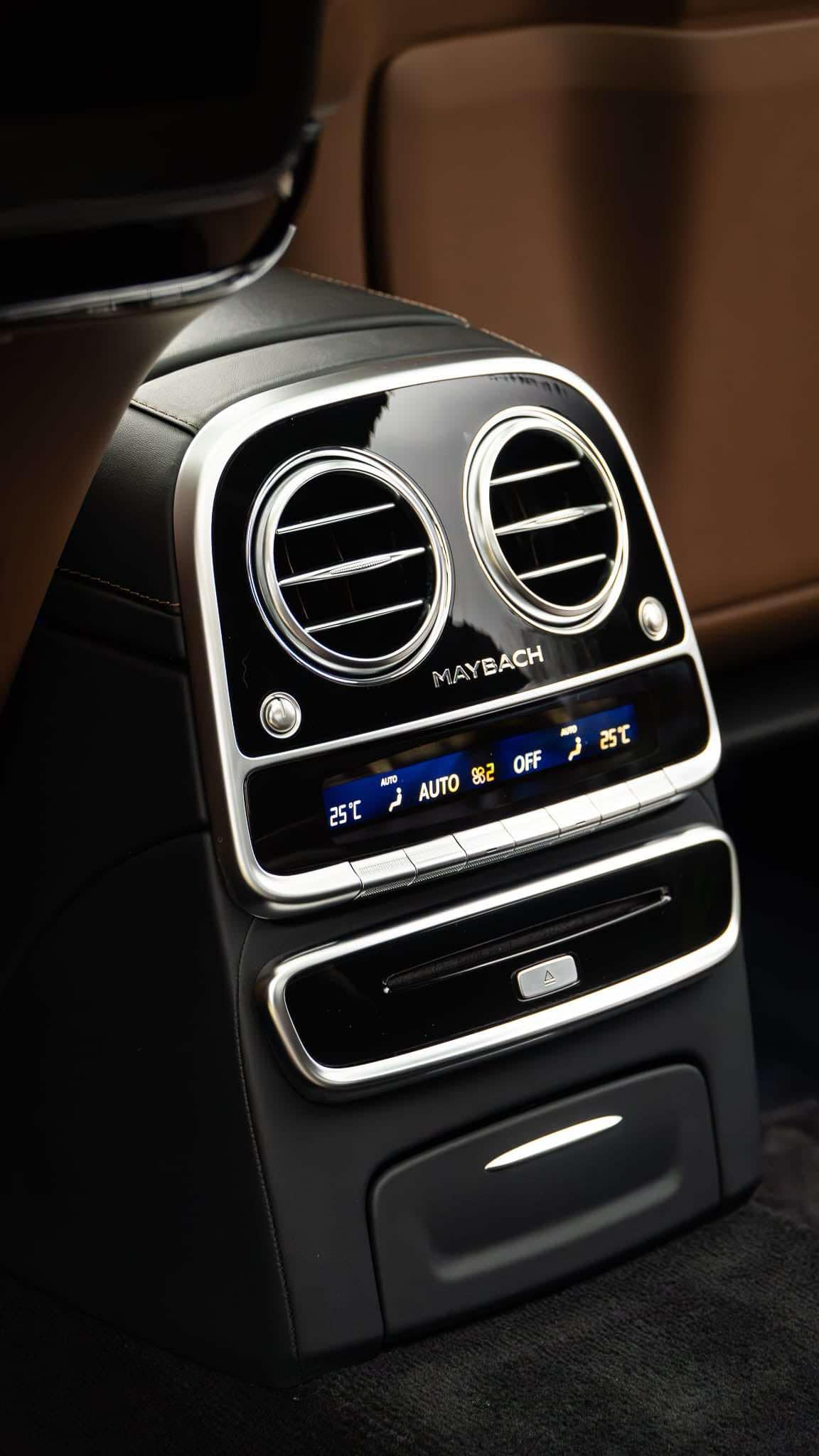Mercedes S560 Maybach - ekstrawagancja w maksymalnym wymiarze !