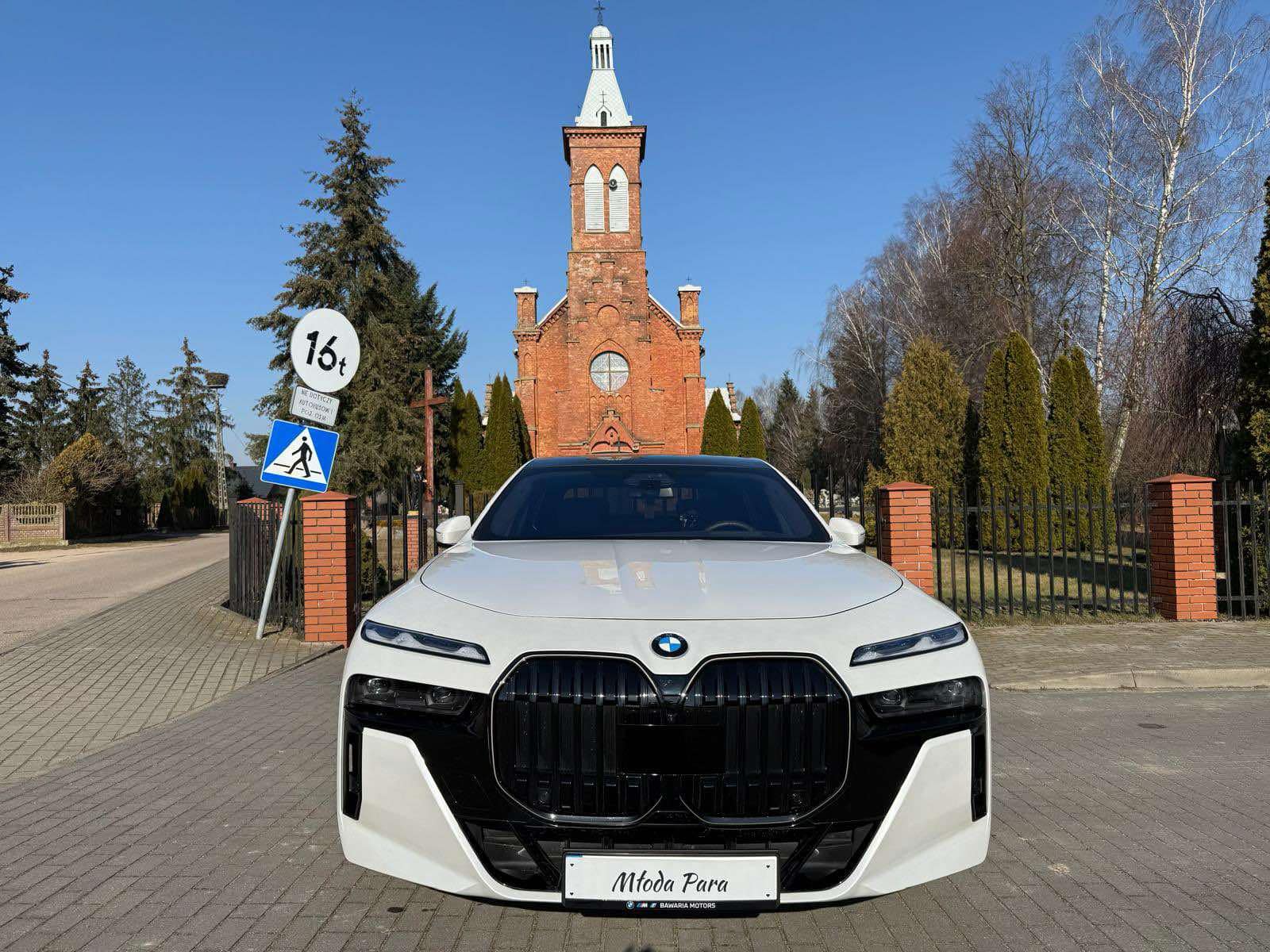 Najnowsze, białe Bmw serii 7 G70 Long