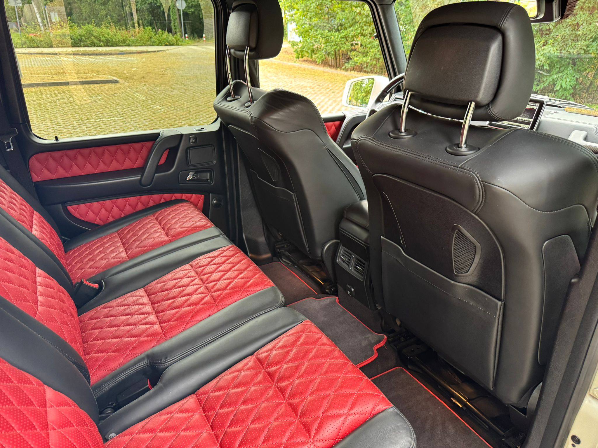 Biały Mercedes G63 AMG