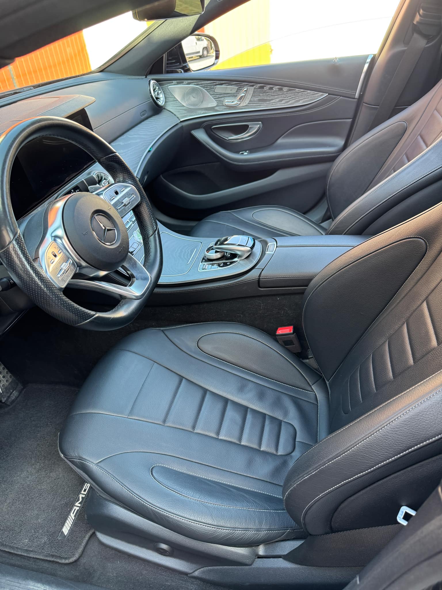 Czarny Mercedes CLS - 5 osobowy !