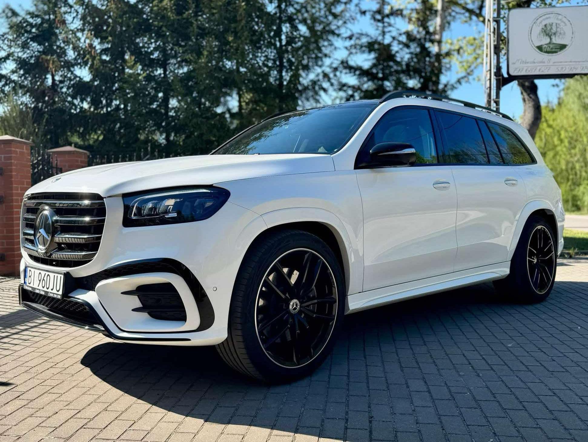 Najnowszy, biały Mercedes GLS 7-osobowy 2025