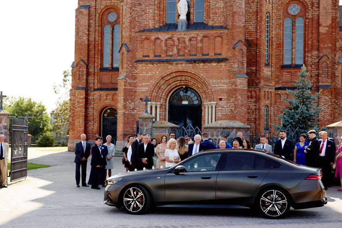 Najnowsze czarne - matowe Bmw 5 G60