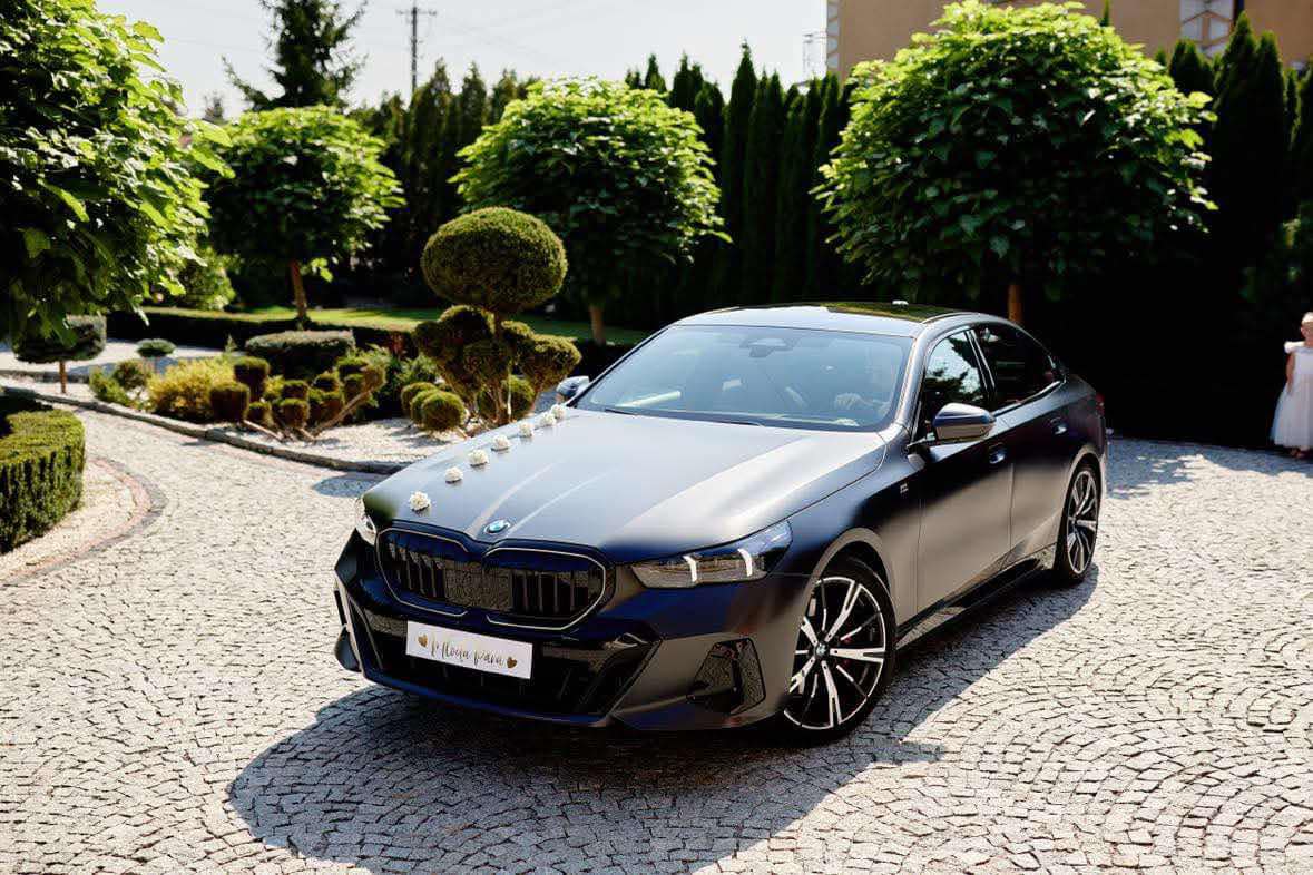 Najnowsze czarne - matowe Bmw 5 G60