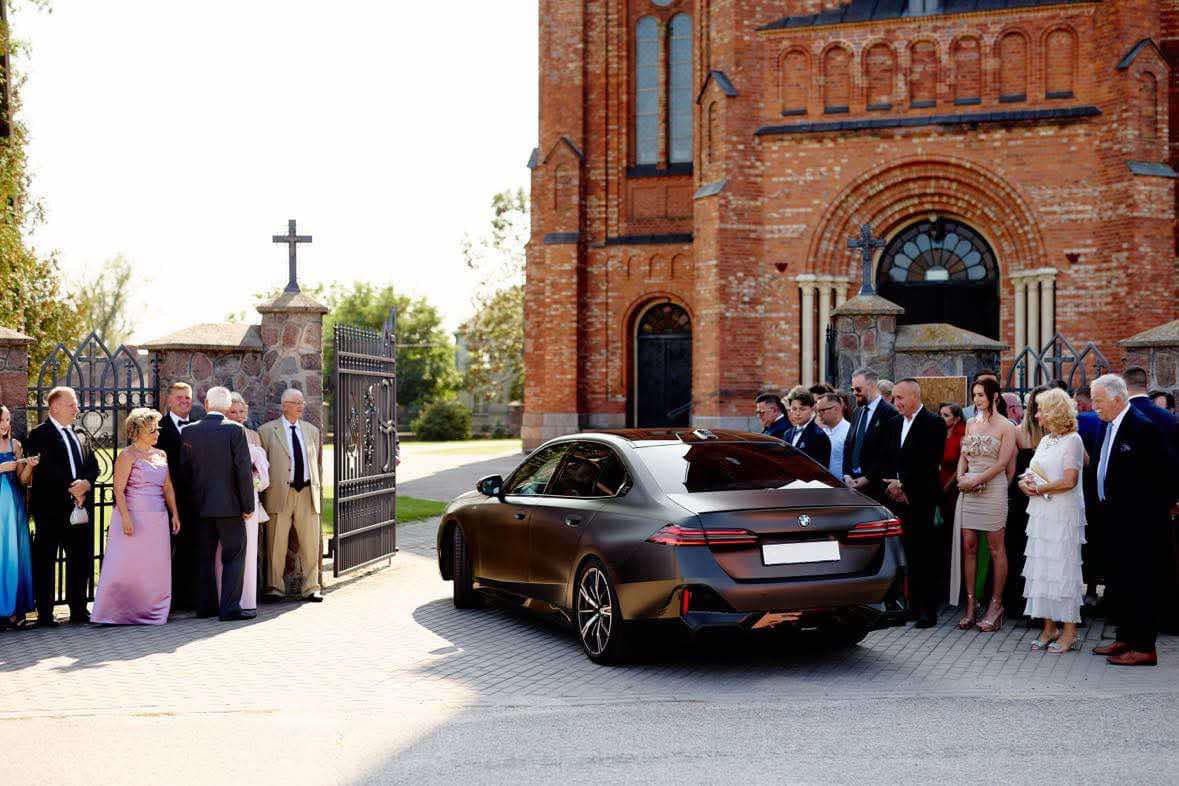 Najnowsze czarne - matowe Bmw 5 G60