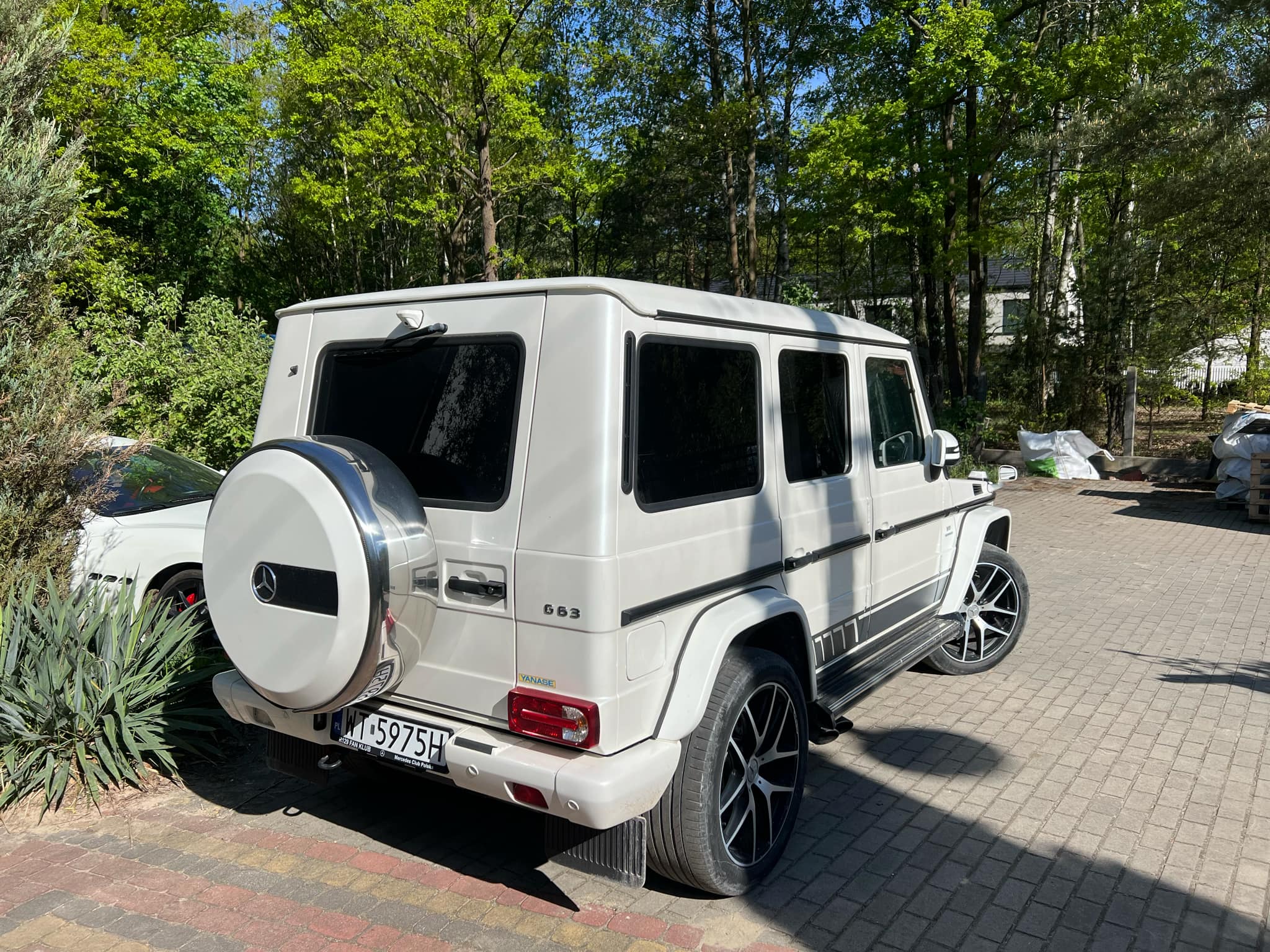 Biały Mercedes G63 AMG