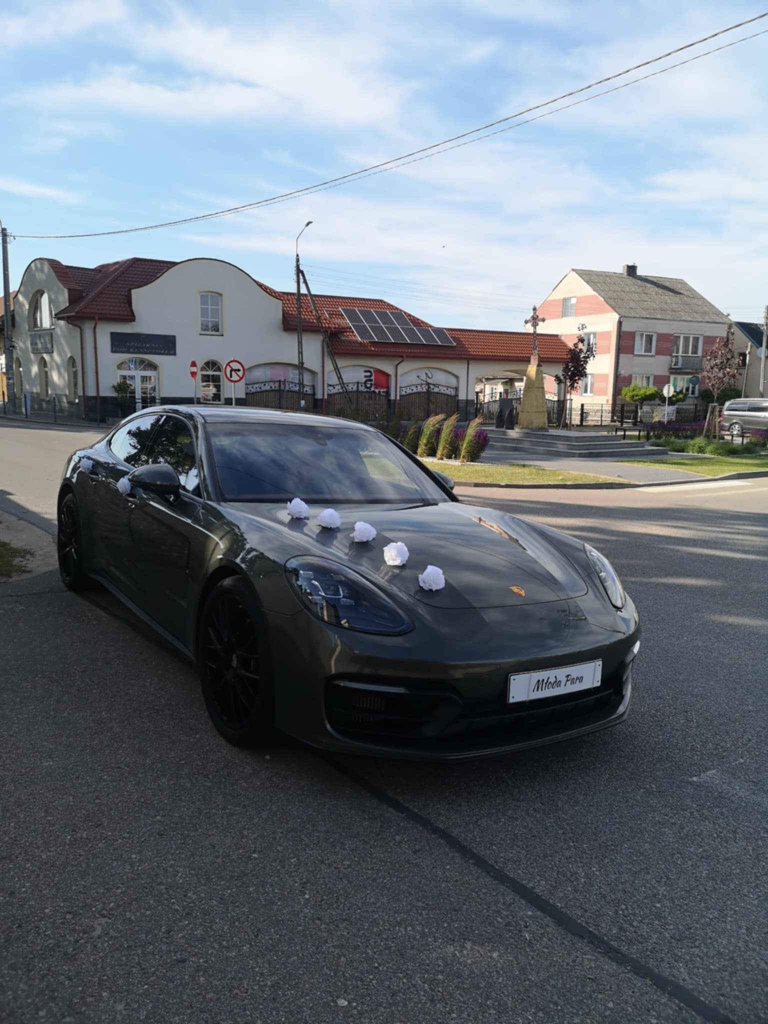 Oliwkowe, zjawiskowe Porsche Panamera - 5 osobowe