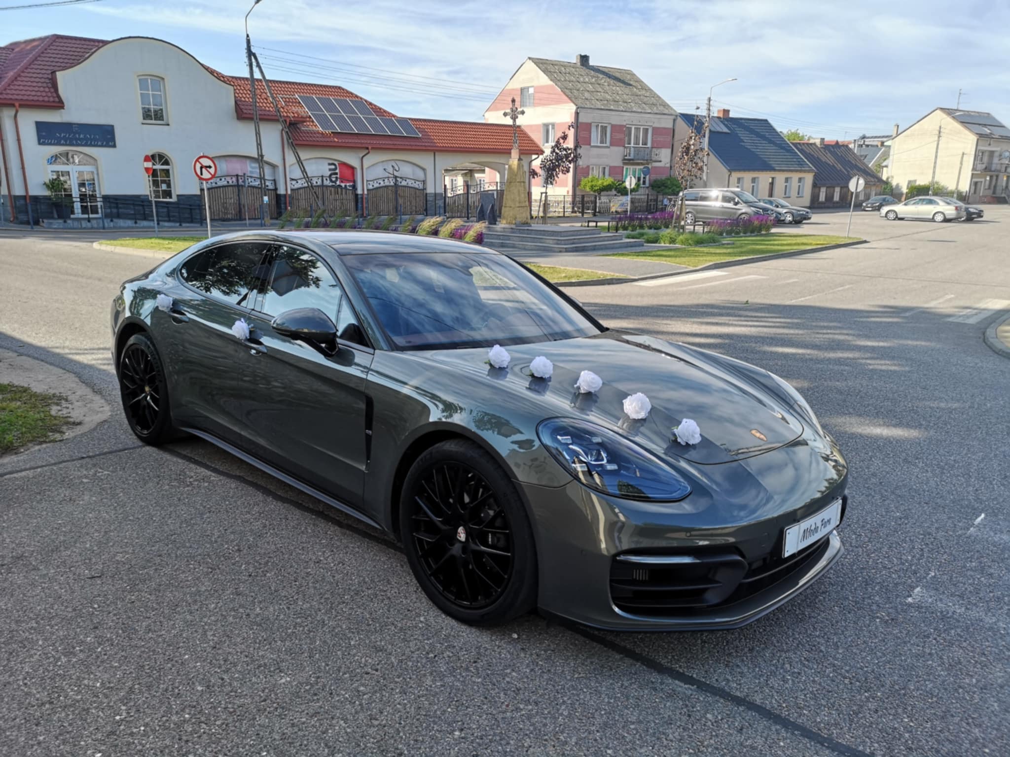 Oliwkowe, zjawiskowe Porsche Panamera - 5 osobowe