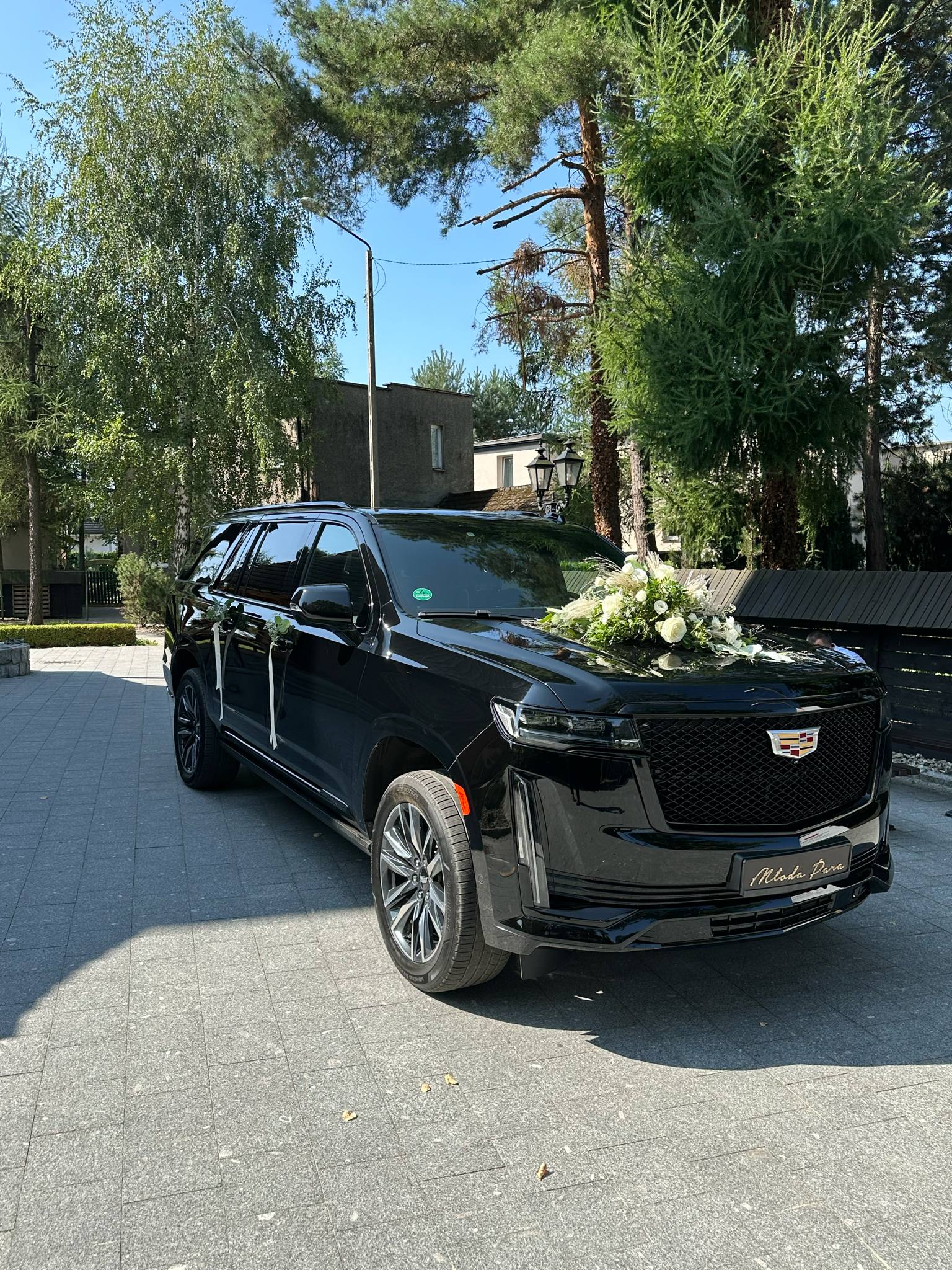 Najnowszy, czarny Cadillac Escalade 6.2 v8 7-osobowy - LUXUS w ogromnym stylu !