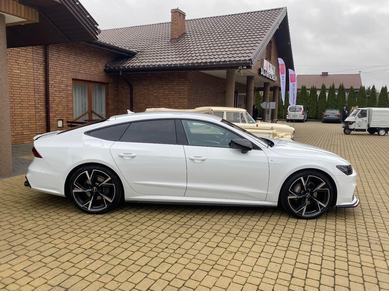 Białe Audi A7 C8 S-line