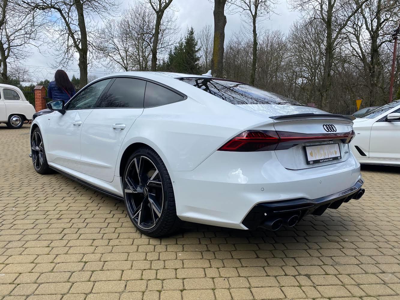 Białe Audi A7 C8 S-line